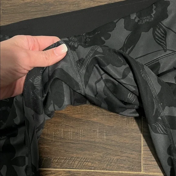 lululemon athletica Black Floral Print Leggings - Picture 9 of 10